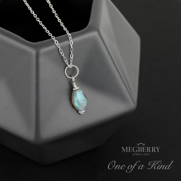 Megberry - One Of A Kind - Sterling silver & Labradorite Pendant Necklace