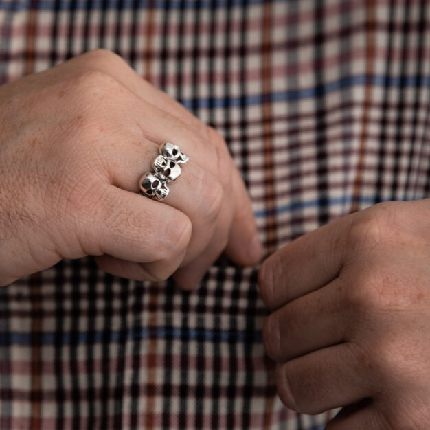 Megberry Mens Upside Down Skull Ring